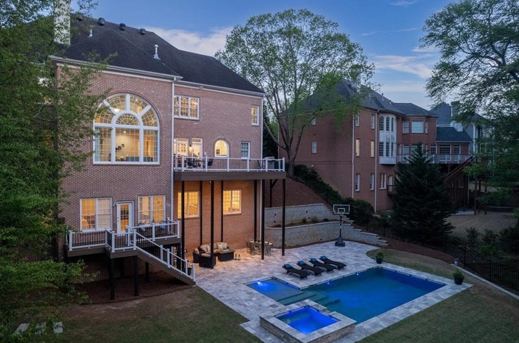 1065 Lake Shore Overlook, Alpharetta GA  30005-6983 exterior