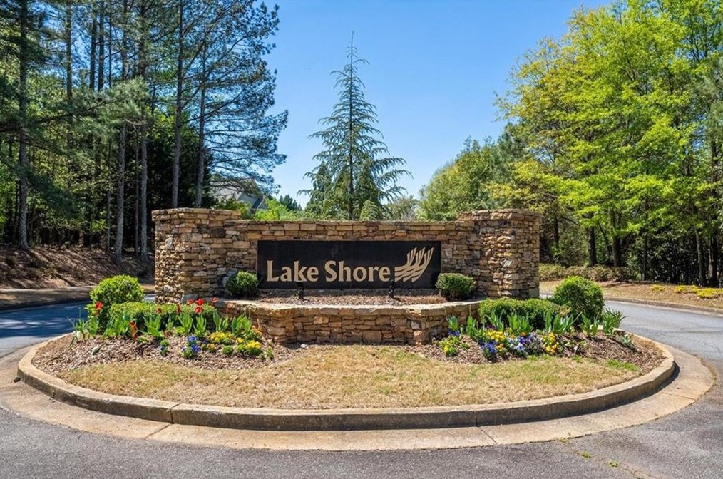 1065 Lake Shore Overlook, Alpharetta GA  30005-6983 exterior