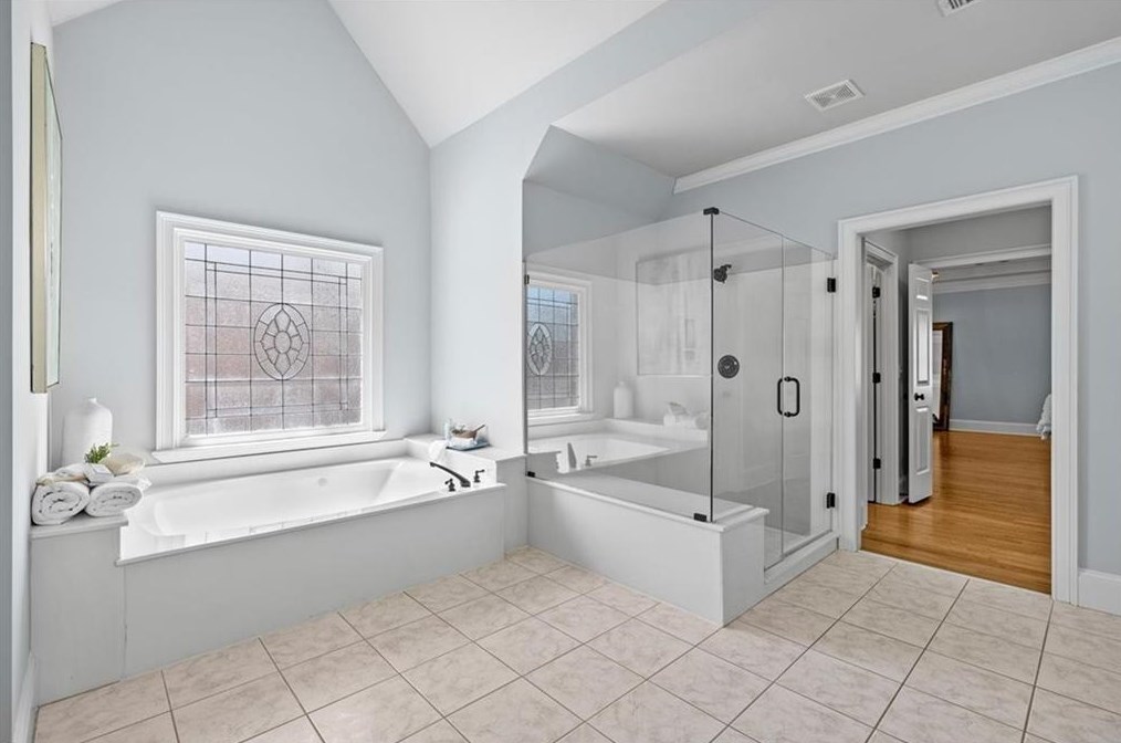 1065 Lake Shore Overlook, Alpharetta GA  30005-6983 exterior