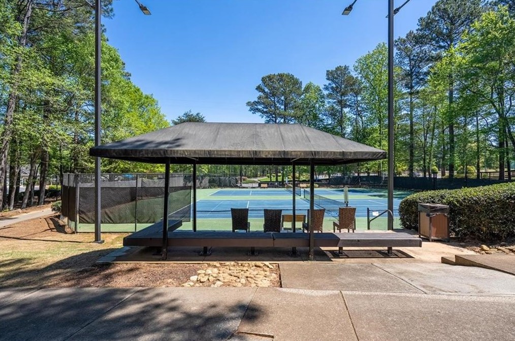 1065 Lake Shore Overlook, Alpharetta GA  30005-6983 exterior