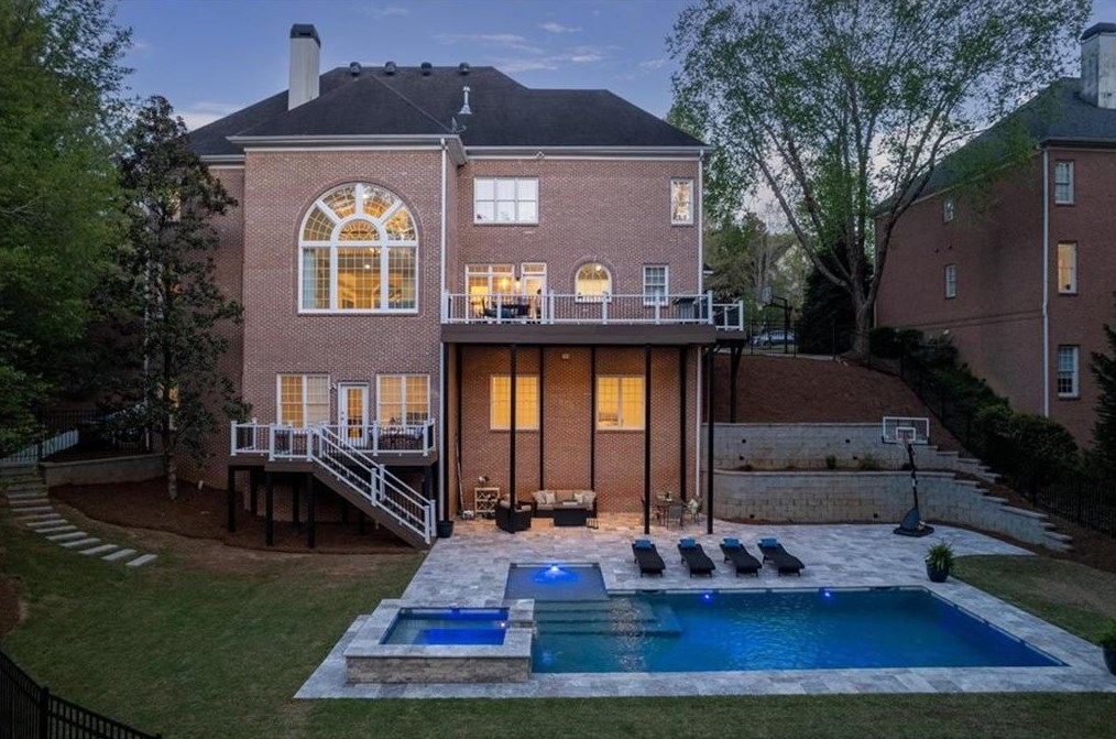 1065 Lake Shore Overlook, Alpharetta GA  30005-6983 exterior