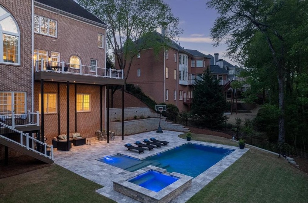 1065 Lake Shore Overlook, Alpharetta GA  30005-6983 exterior