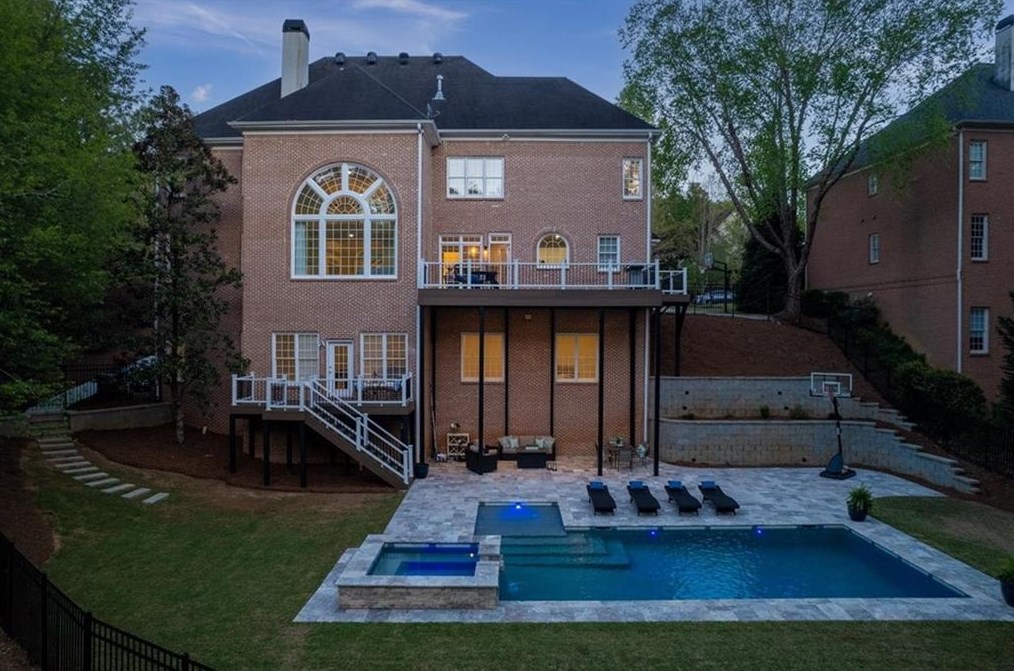 1065 Lake Shore Overlook, Alpharetta GA  30005-6983 exterior