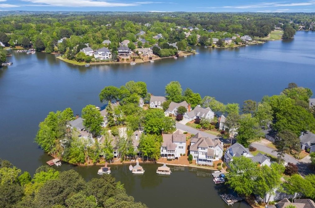 6370 Spinnaker Ln, Alpharetta, GA 30005-4210