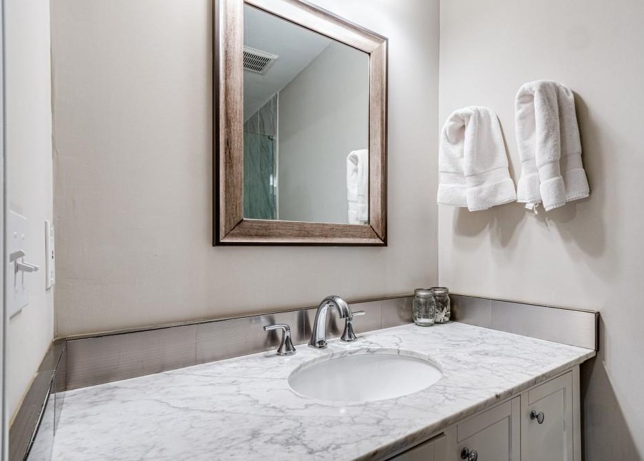 1168 Ivy Ct, Decatur GA  30033-3008 exterior