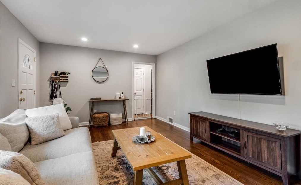 1168 Ivy Ct, Decatur, GA 30033-3008