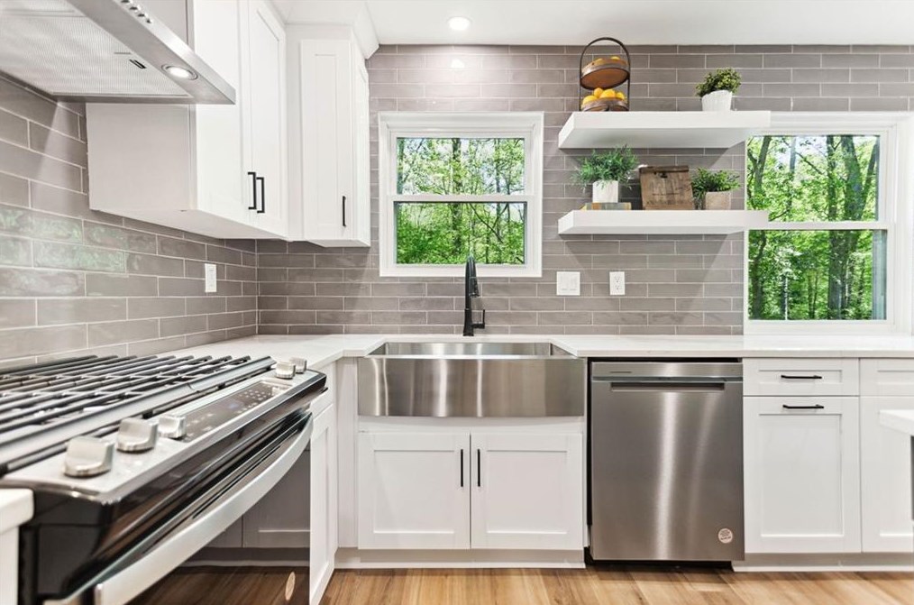 104 Birch Rill Dr, Alpharetta GA  30022-8558 exterior