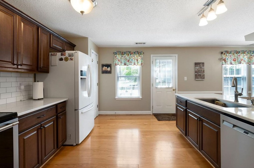 7 Treehouse Trl, Rome, GA 30165-9651