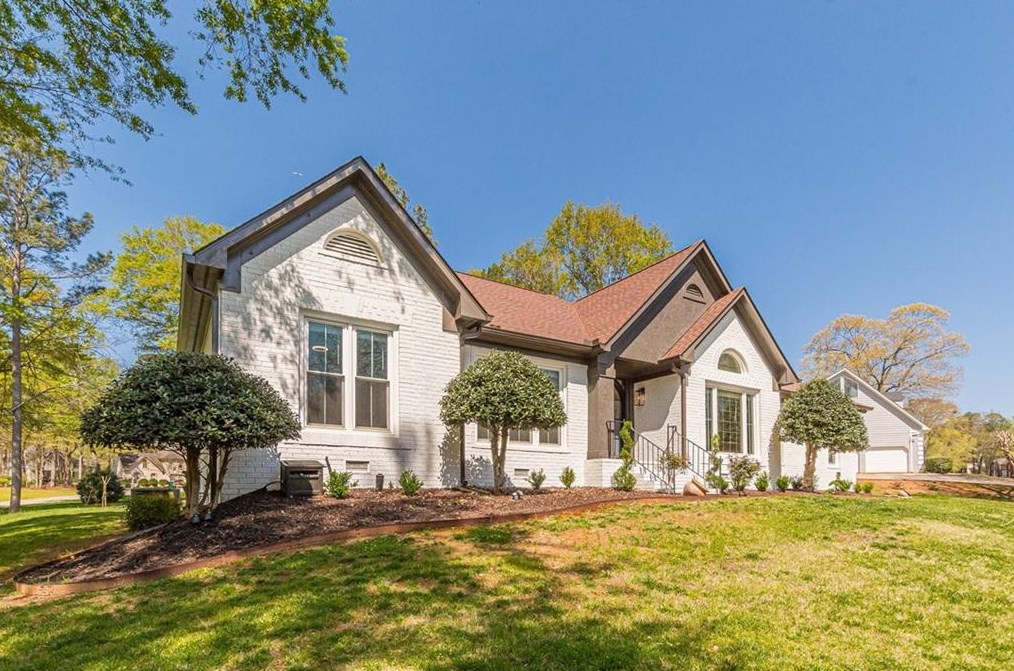 3947 Brookside Pkwy, Decatur GA  30034-5629 exterior