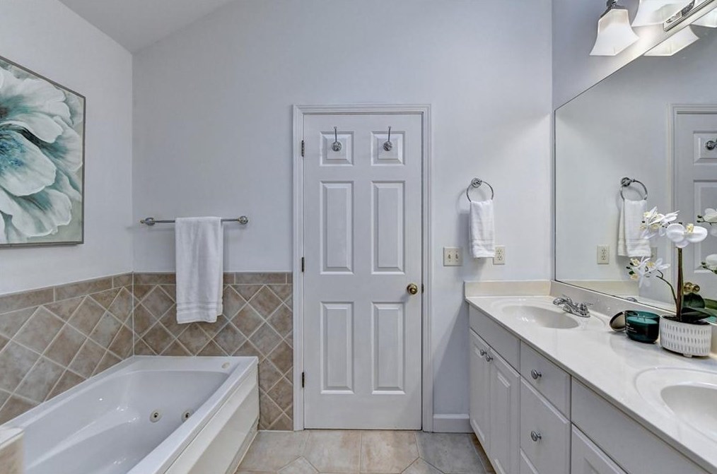 1139 Vis Trl, Atlanta GA 30324-4528 exterior