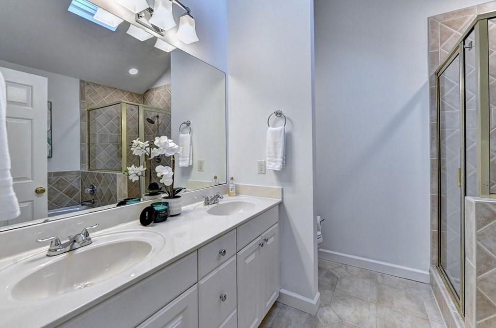 1139 Vis Trl, Atlanta GA 30324-4528 exterior