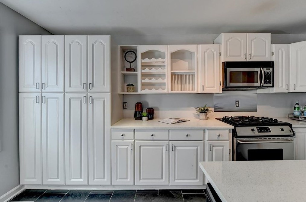 1139 Vis Trl, Atlanta GA 30324-4528 exterior