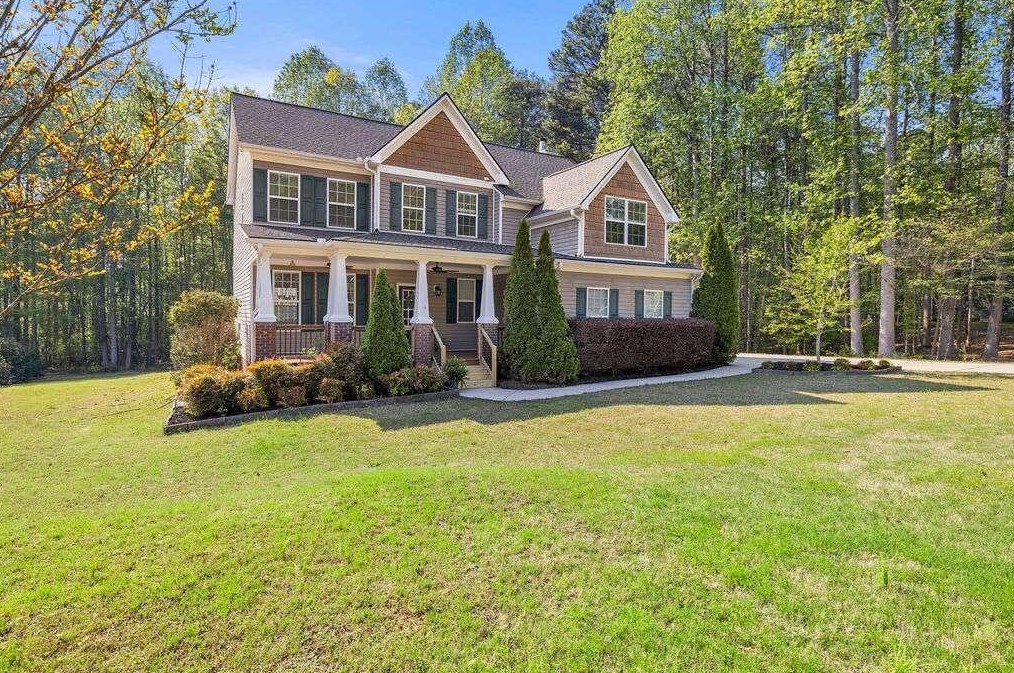 496 Tuxedo Dr, Commerce, GA 30530