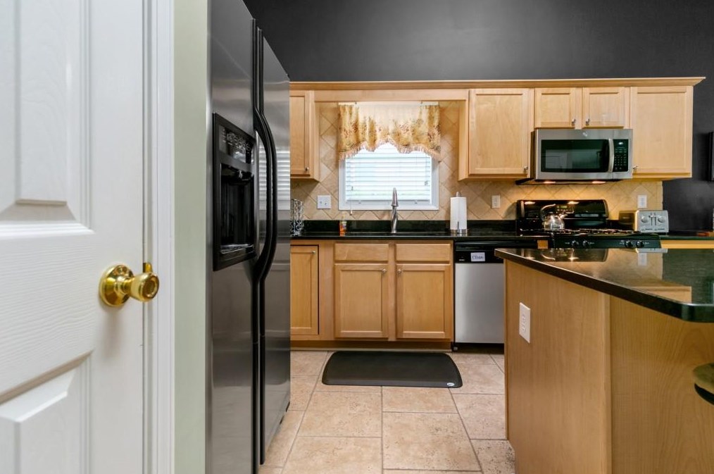 161 Carleton Gold Trl, Dacula GA  30019-6574 exterior