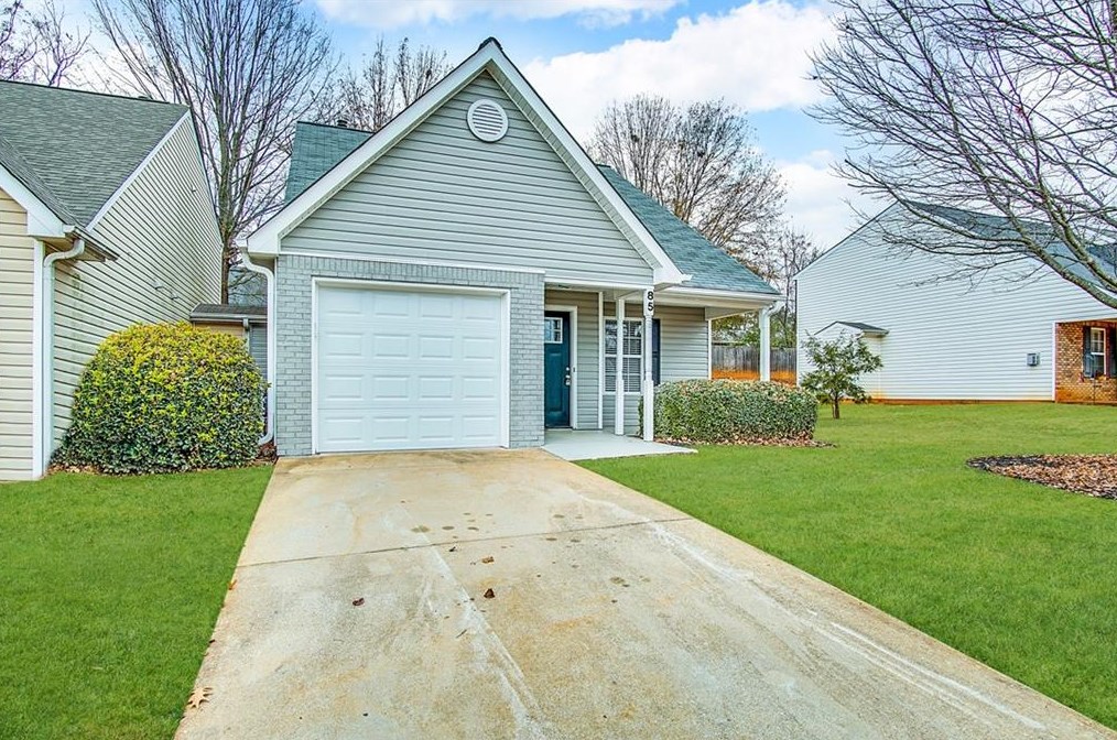 85 Lakeside Cir, Porterdale, GA 30016