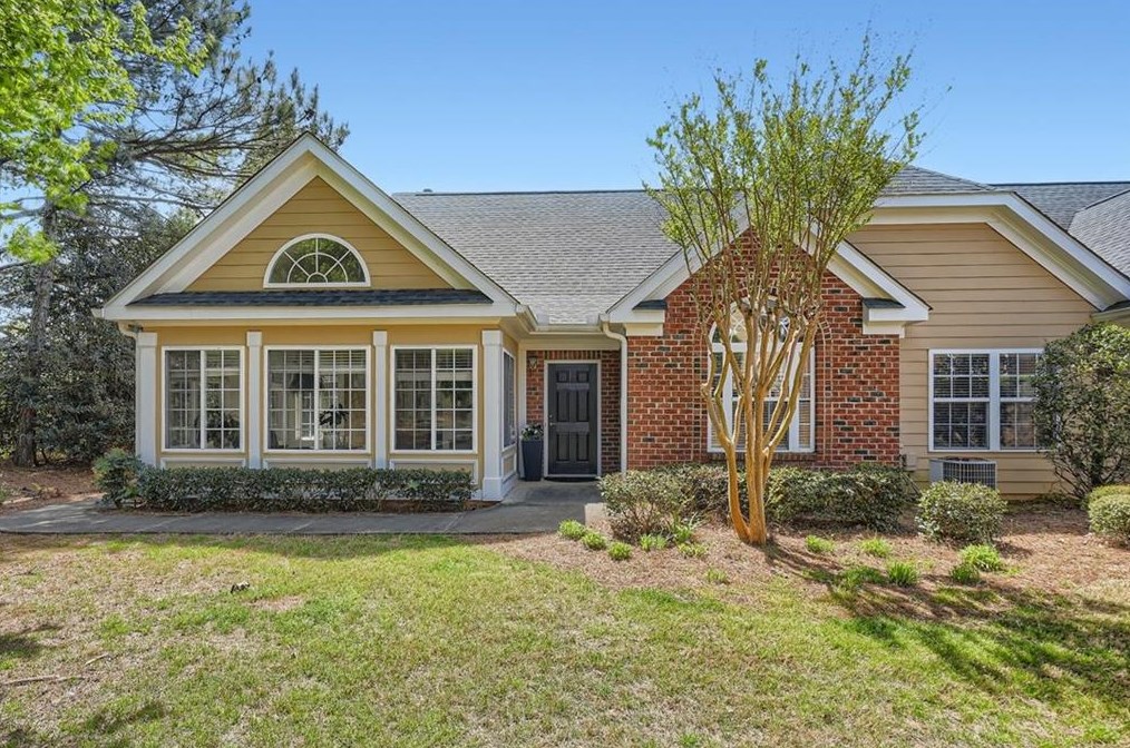 4004 Village Ln, Roswell, GA 30075
