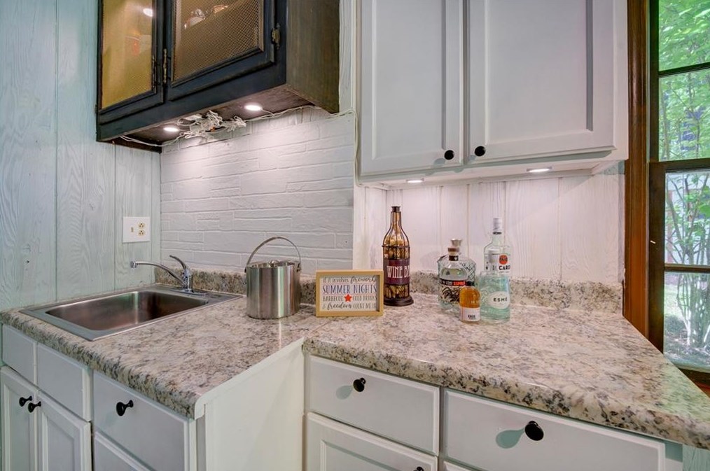 11350 Cranwood Cv, Roswell GA  30075-2469 exterior