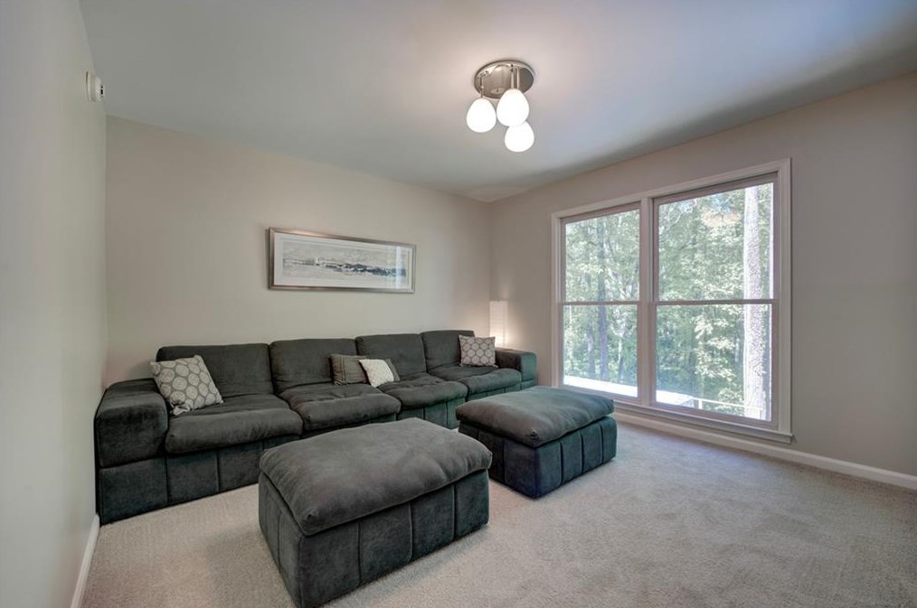 11350 Cranwood Cv, Roswell GA  30075-2469 exterior
