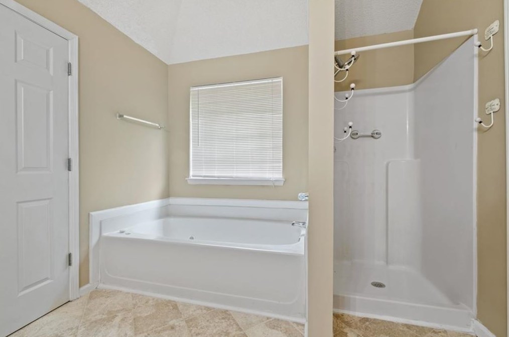 3526 Oakshire Way, Atlanta GA  30354-3629 exterior