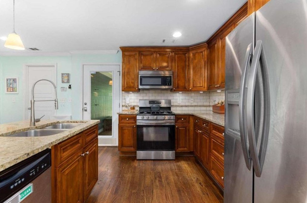 20 Walthall St, Atlanta GA  30307-2623 exterior