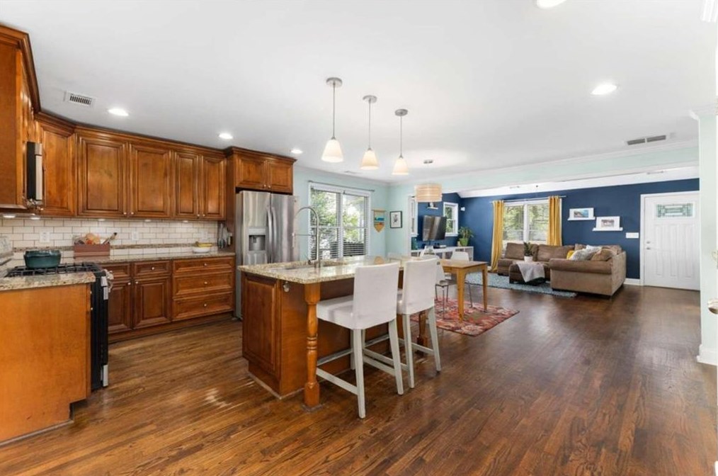 20 Walthall St, Atlanta GA  30307-2623 exterior