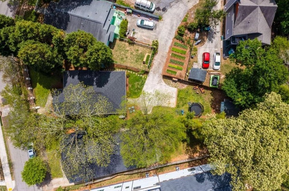 20 Walthall St, Atlanta GA  30307-2623 exterior