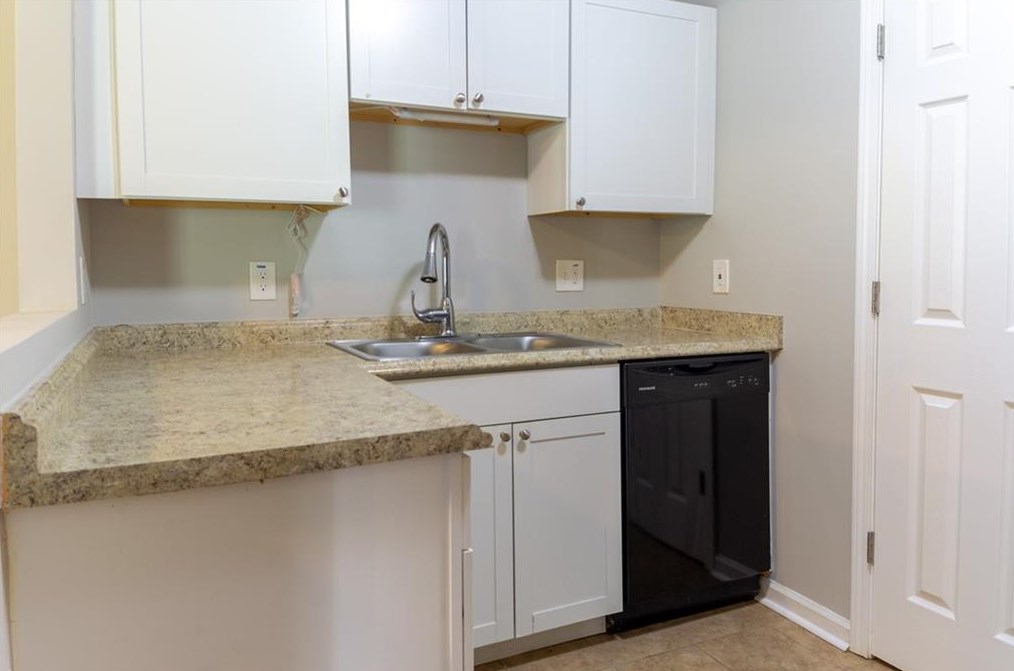 255 Country Club Dr, Jonesboro GA  30238-5751 exterior