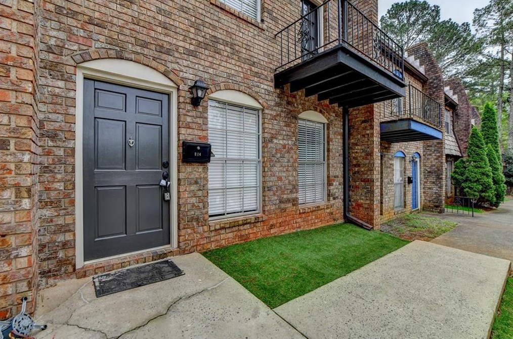 214 Chalfont Ln, Athens, GA 30606-2004