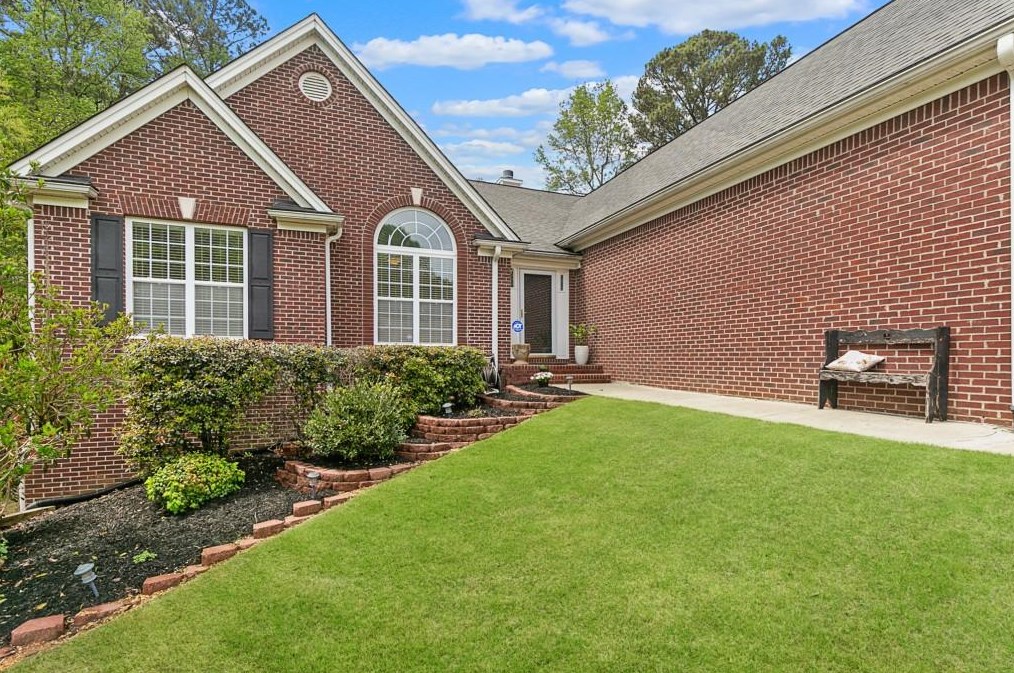 2935 Jay Oak Dr, Dacula, GA 30019-6928