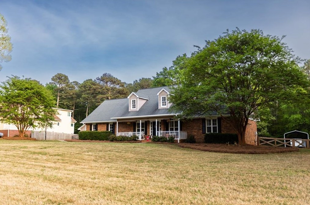 184 Wildflower Dr, Social Circle, GA 30025