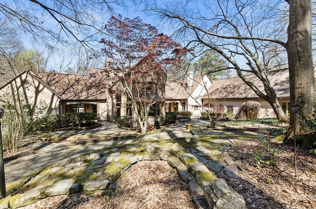 100 Wilderbluff Ct, Atlanta GA  30328-1147 exterior