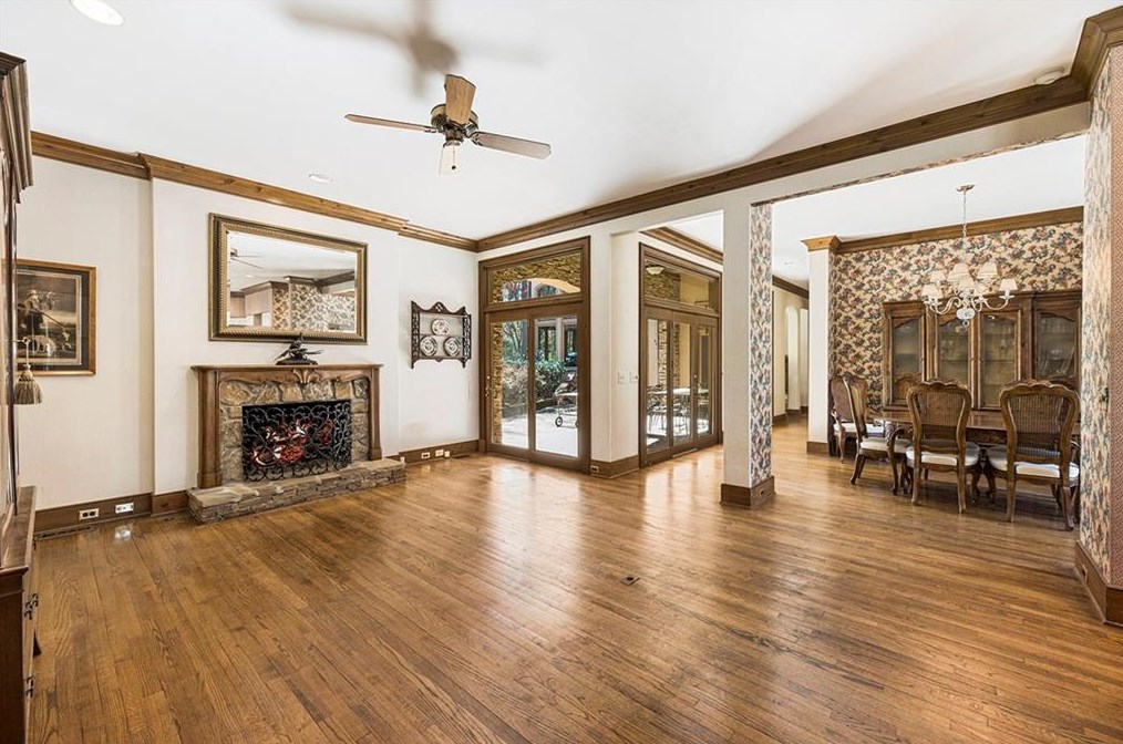 100 Wilderbluff Ct, Atlanta GA  30328-1147 exterior
