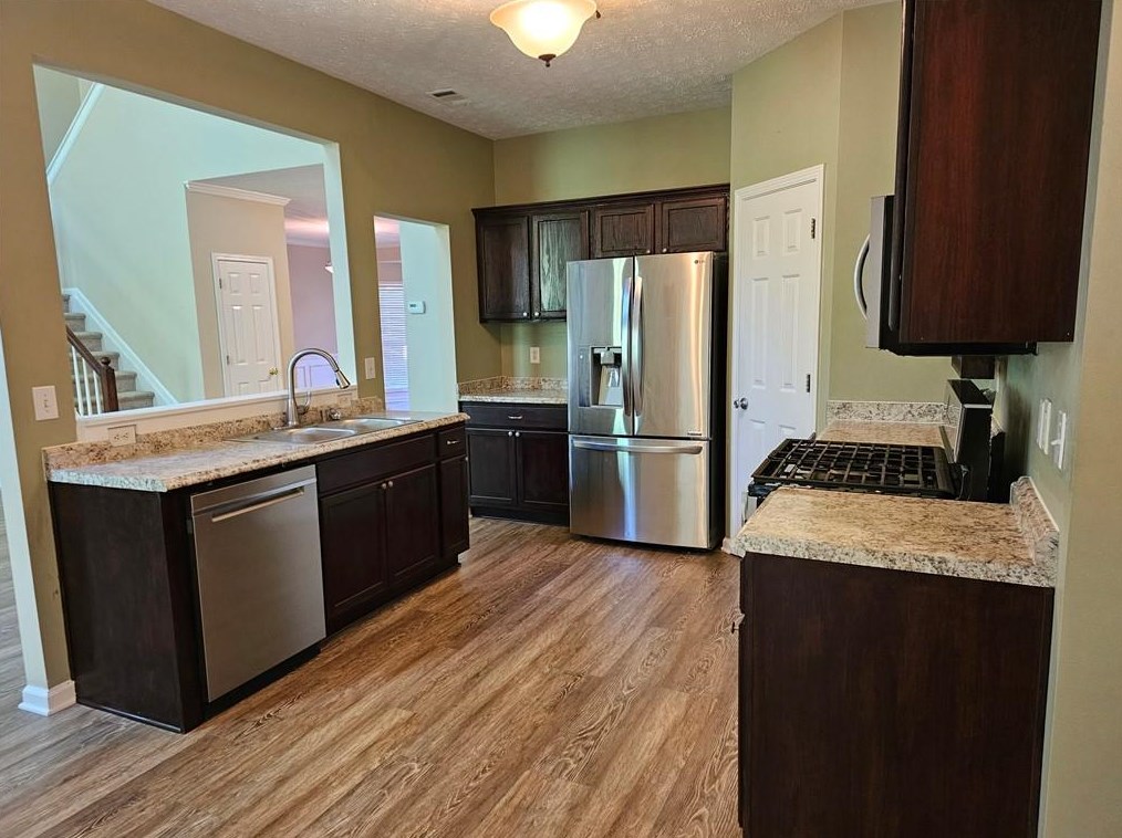 2350 Kirkstone Dr, Buford, GA 30519