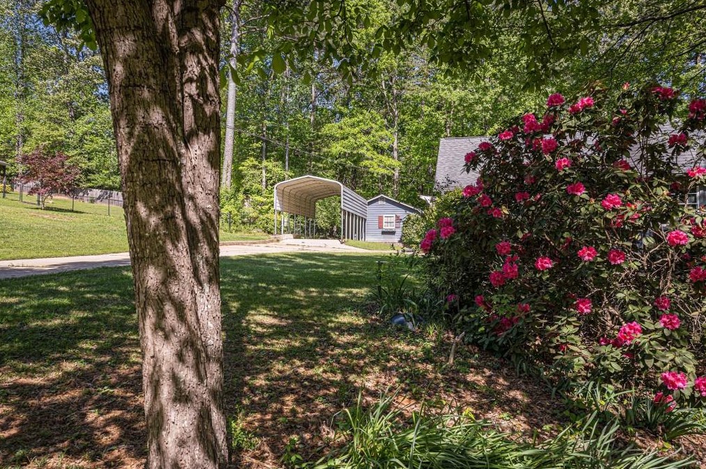 255 Oak Leaf Dr, Stockbridge, GA 30281