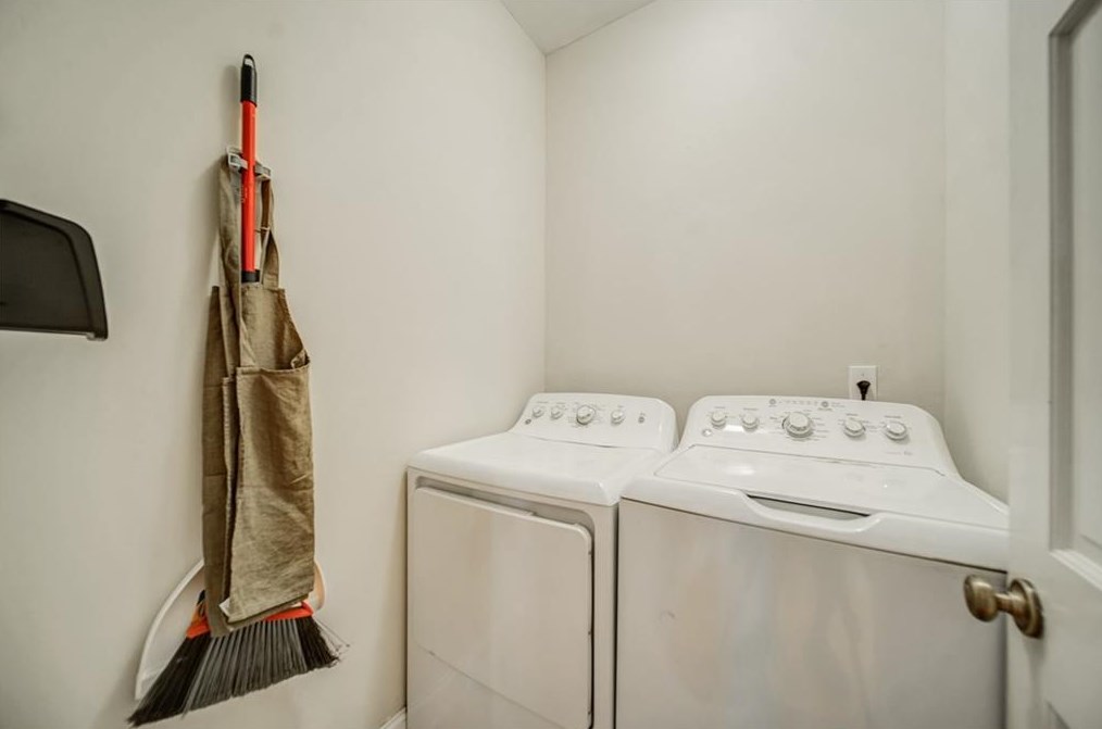 311 Lamont Dr, Decatur GA  30030-2344 exterior