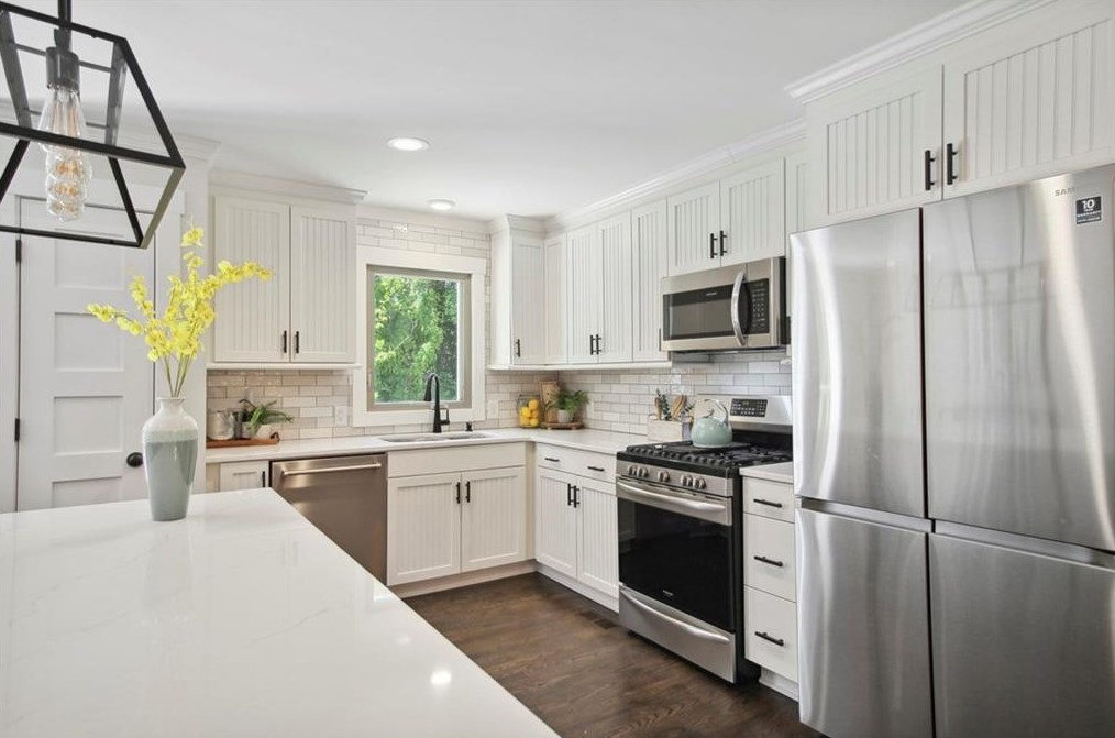 689 Hurt Rd, Smyrna GA  30082-2916 exterior