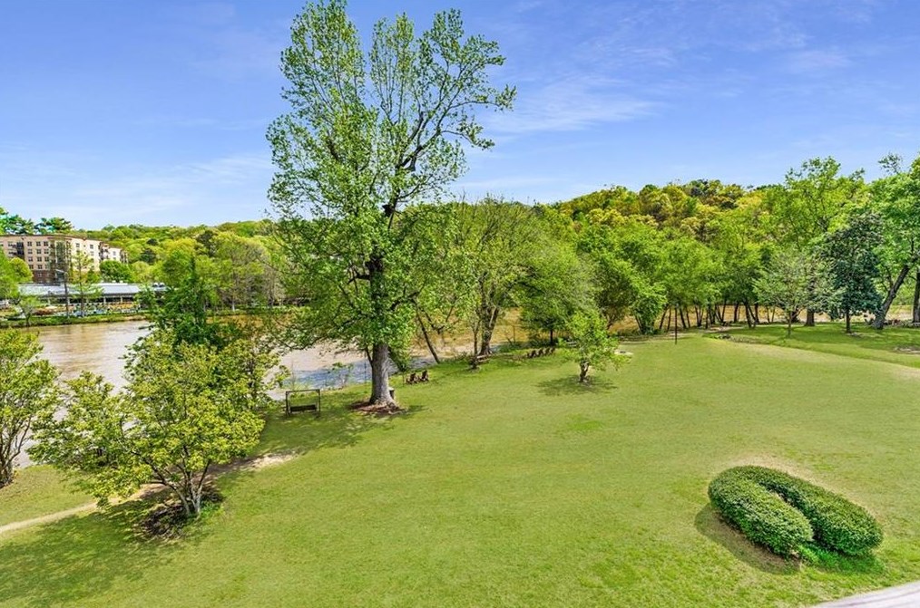 1103 Riverbend Club Dr, Atlanta, GA 30339-2811