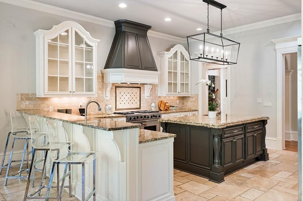 5790 Winterthur Ln, Atlanta GA  30328-4624 exterior