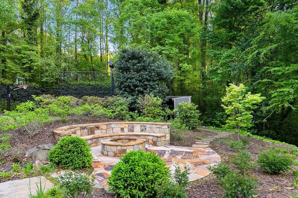 5790 Winterthur Ln, Atlanta GA  30328-4624 exterior