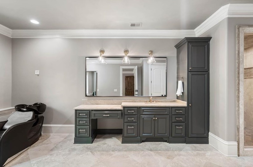 5790 Winterthur Ln, Atlanta GA  30328-4624 exterior