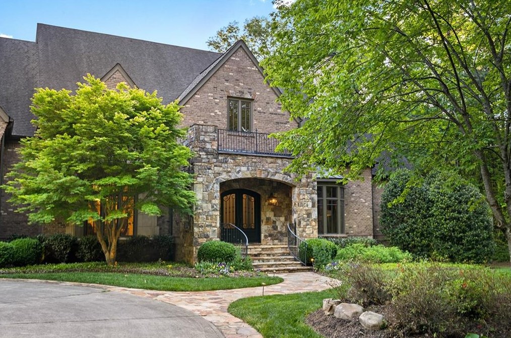 5790 Winterthur Ln, Atlanta GA  30328-4624 exterior