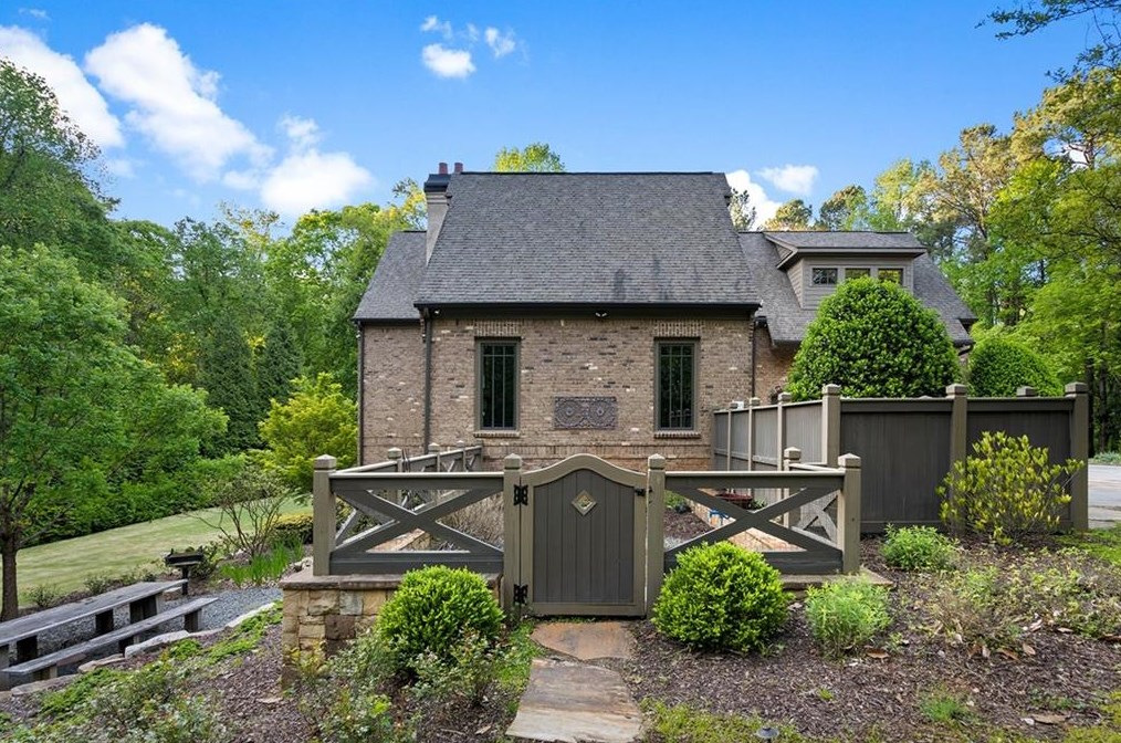5790 Winterthur Ln, Atlanta GA  30328-4624 exterior