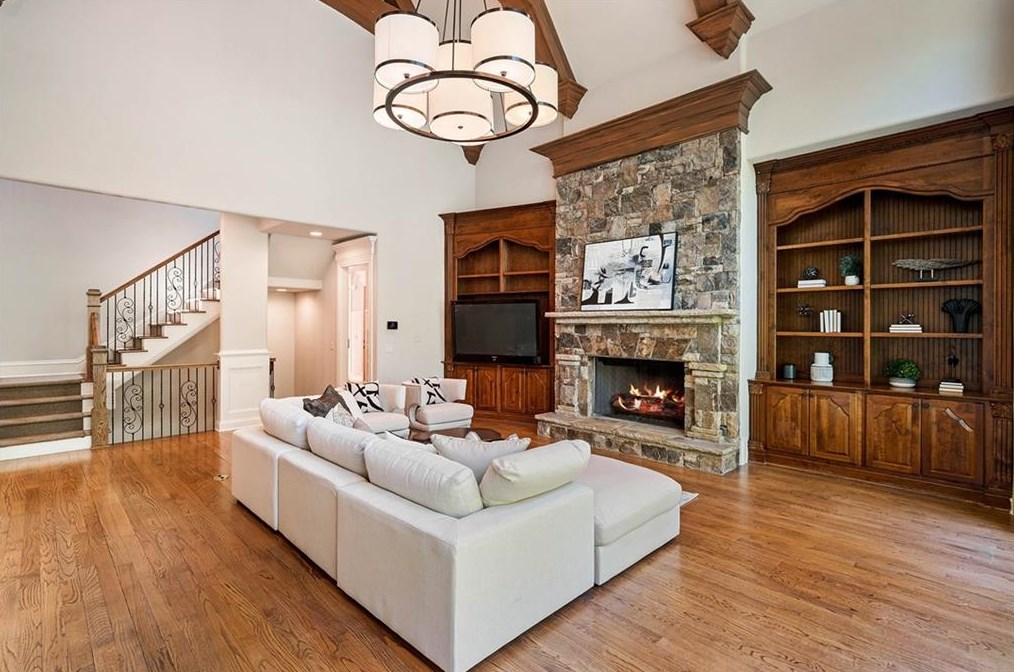 5790 Winterthur Ln, Atlanta GA  30328-4624 exterior