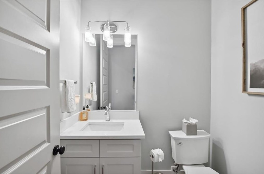 408 Woodhaven Dr, Decatur GA  30030-1648 exterior