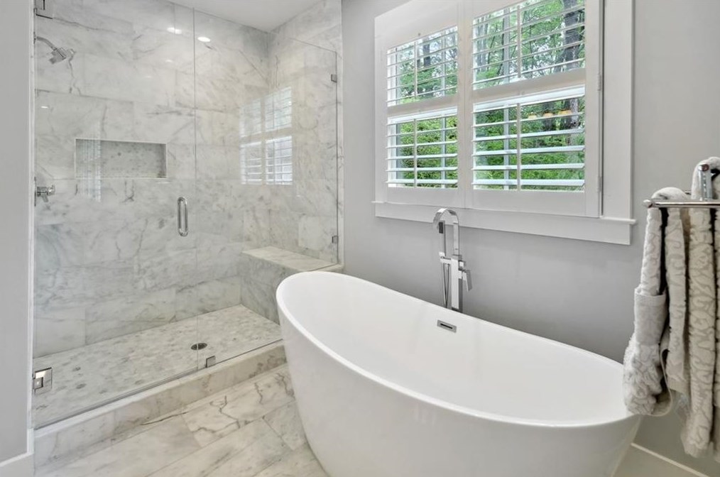 408 Woodhaven Dr, Decatur GA  30030-1648 exterior