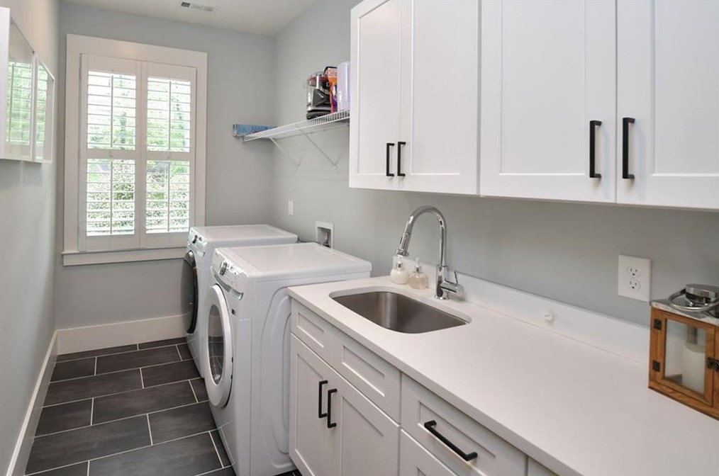 408 Woodhaven Dr, Decatur GA  30030-1648 exterior