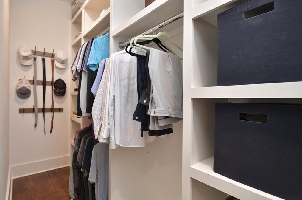 408 Woodhaven Dr, Decatur GA  30030-1648 exterior