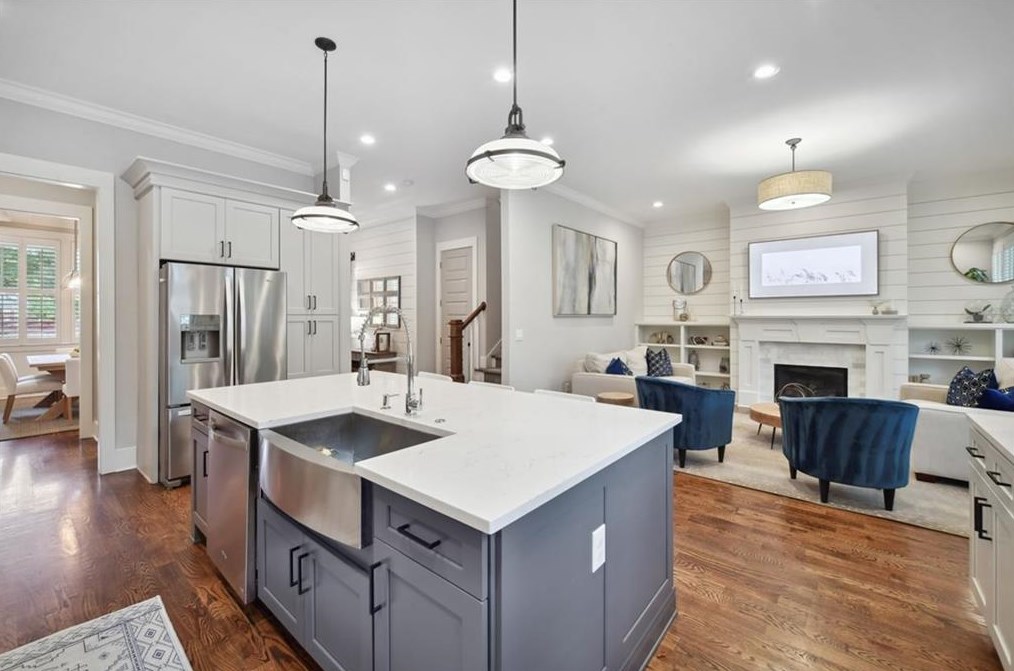 408 Woodhaven Dr, Decatur GA  30030-1648 exterior