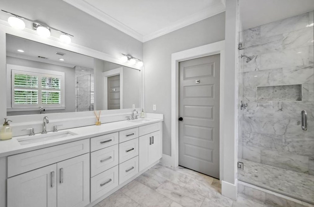 408 Woodhaven Dr, Decatur GA  30030-1648 exterior