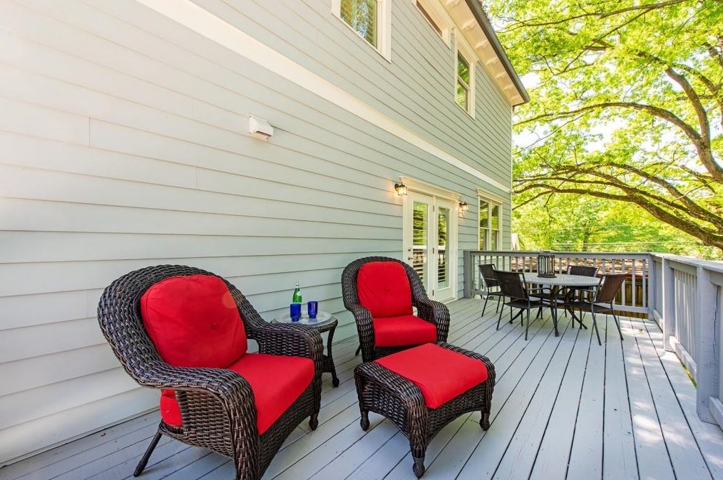 1403 Oldfield Rd, Decatur GA  30030-4554 exterior